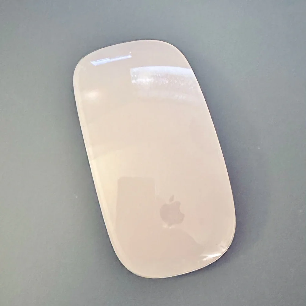 Apple mouse. White.